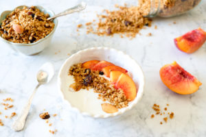 granola yogurt pesche